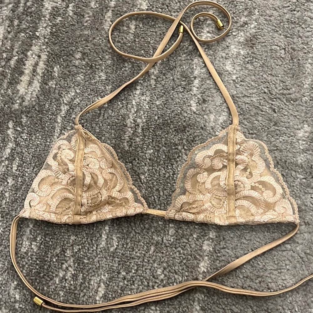 Beach Bunny Swimsuit Top